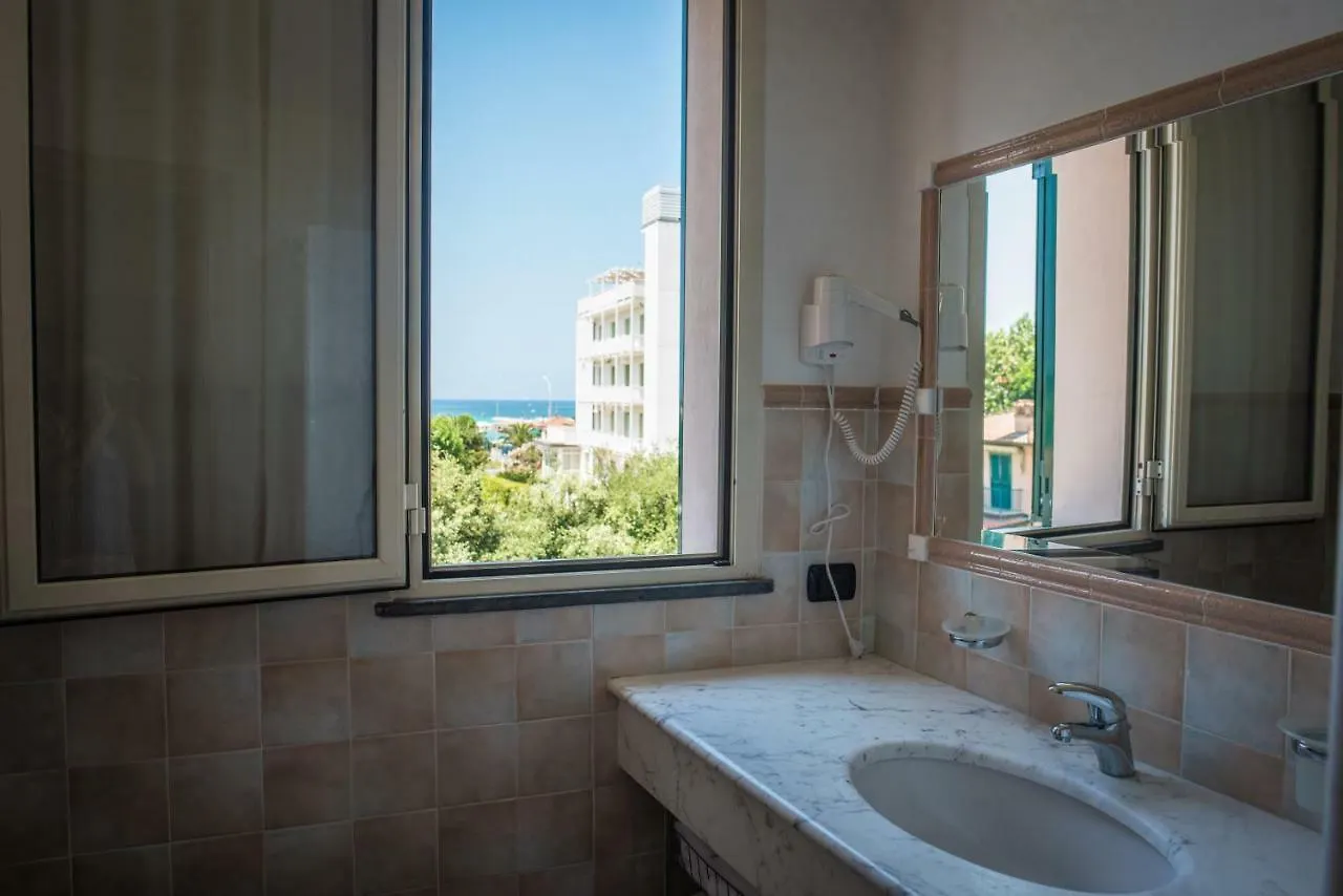 *** Aparthotel Riviera Residence Marina di Pietrasanta Italy