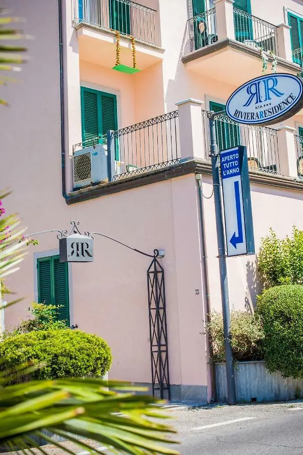 *** شقة فندقية مارينا دي بييتراسانْت Riviera Residence إيطاليا
